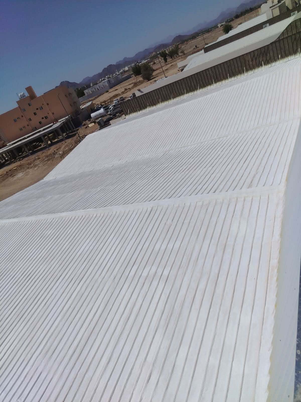 أعمال بيوت العزل